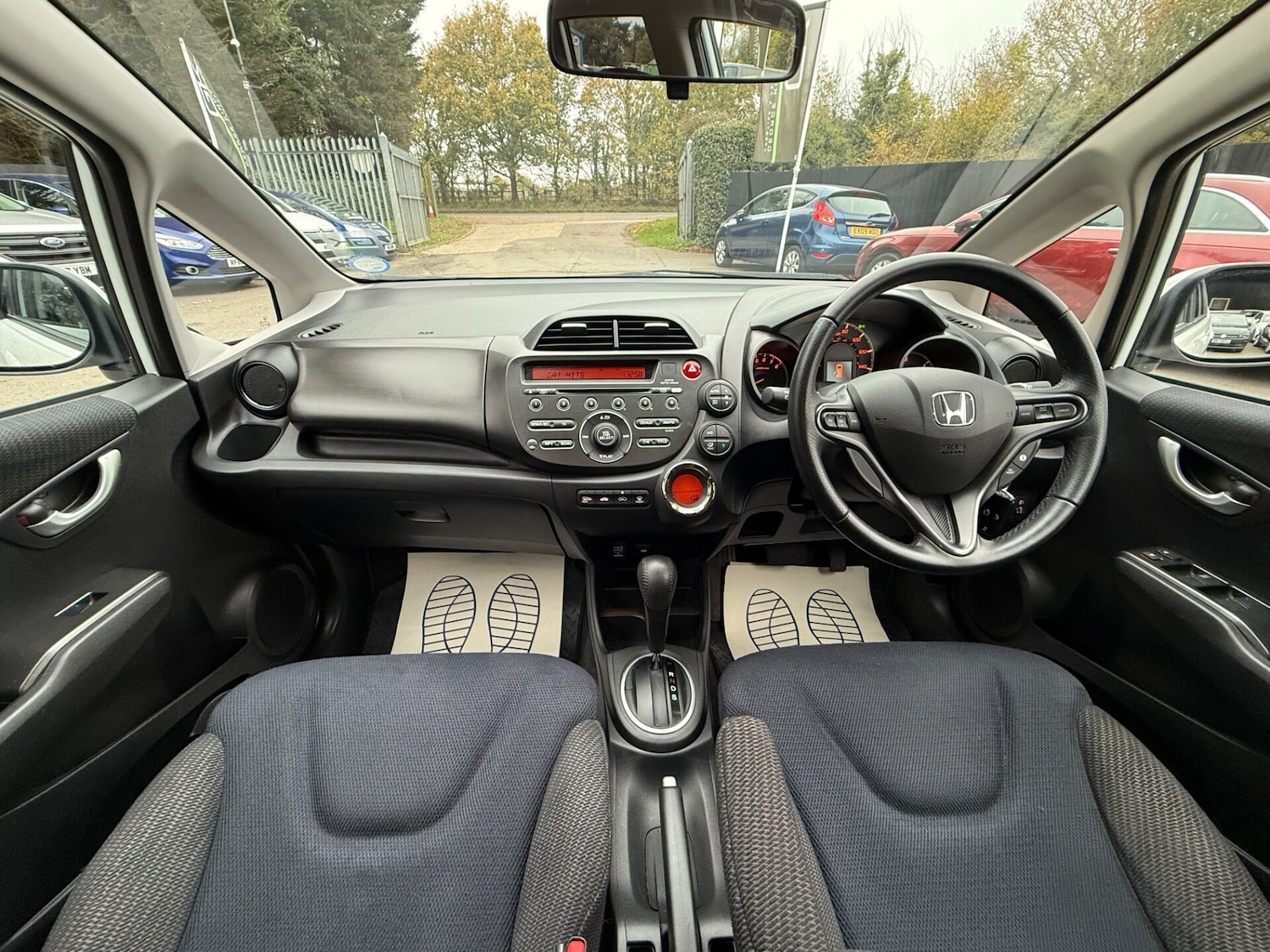 Used Honda Jazz 2014 for sale - 76517651: Photo 10