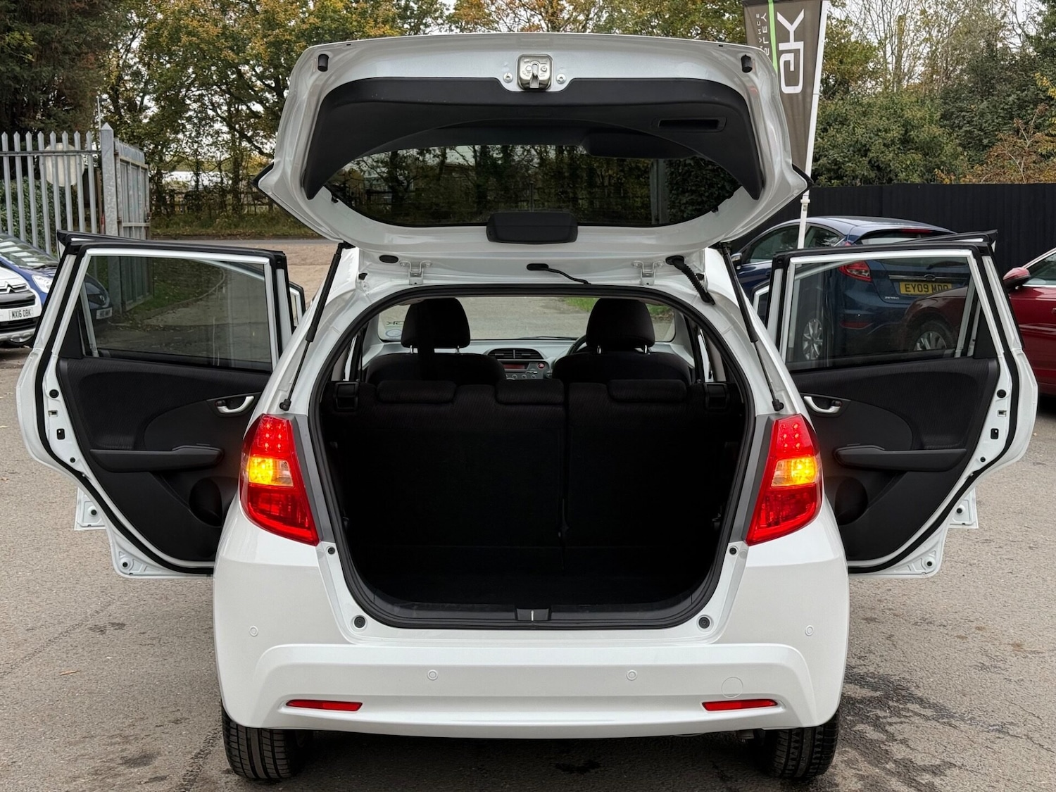 Used Honda Jazz 2014 for sale - 76517651: Photo 18