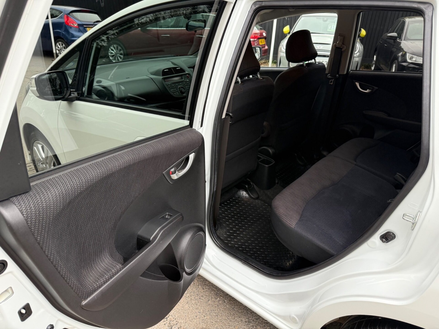 Used Honda Jazz 2014 for sale - 76517651: Photo 26