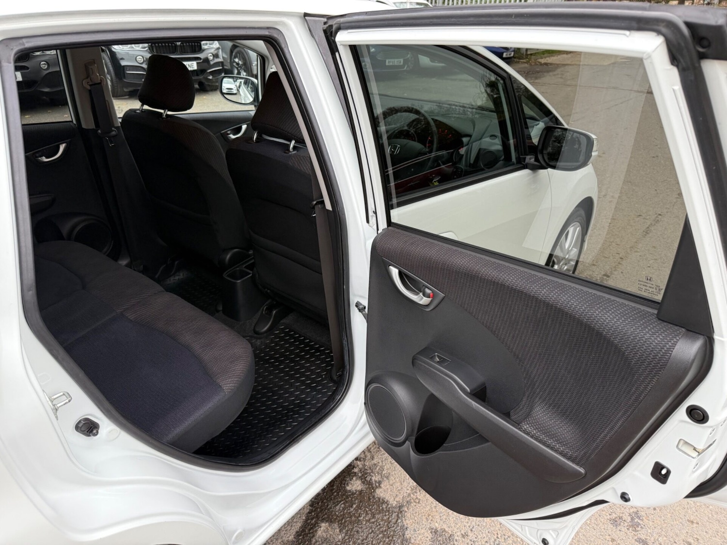 Used Honda Jazz 2014 for sale - 76517651: Photo 27