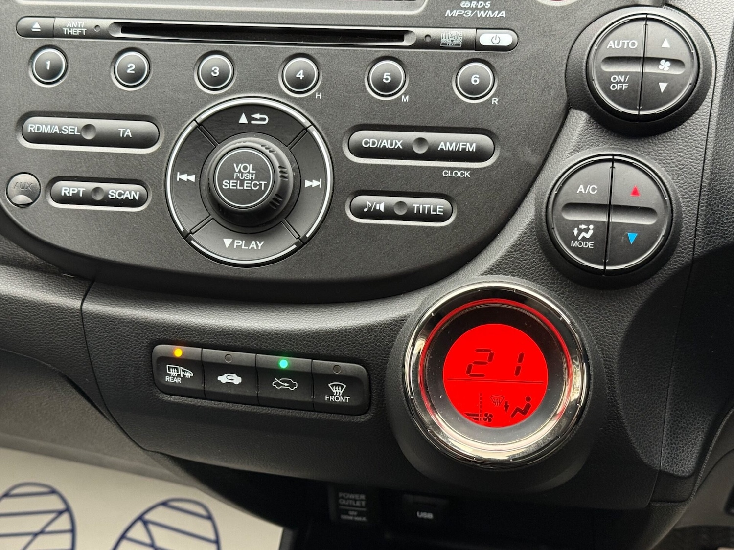 Used Honda Jazz 2014 for sale - 76517651: Photo 33