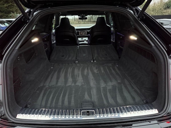 Used Audi Q8 2020 for sale - 76312239: Photo 70