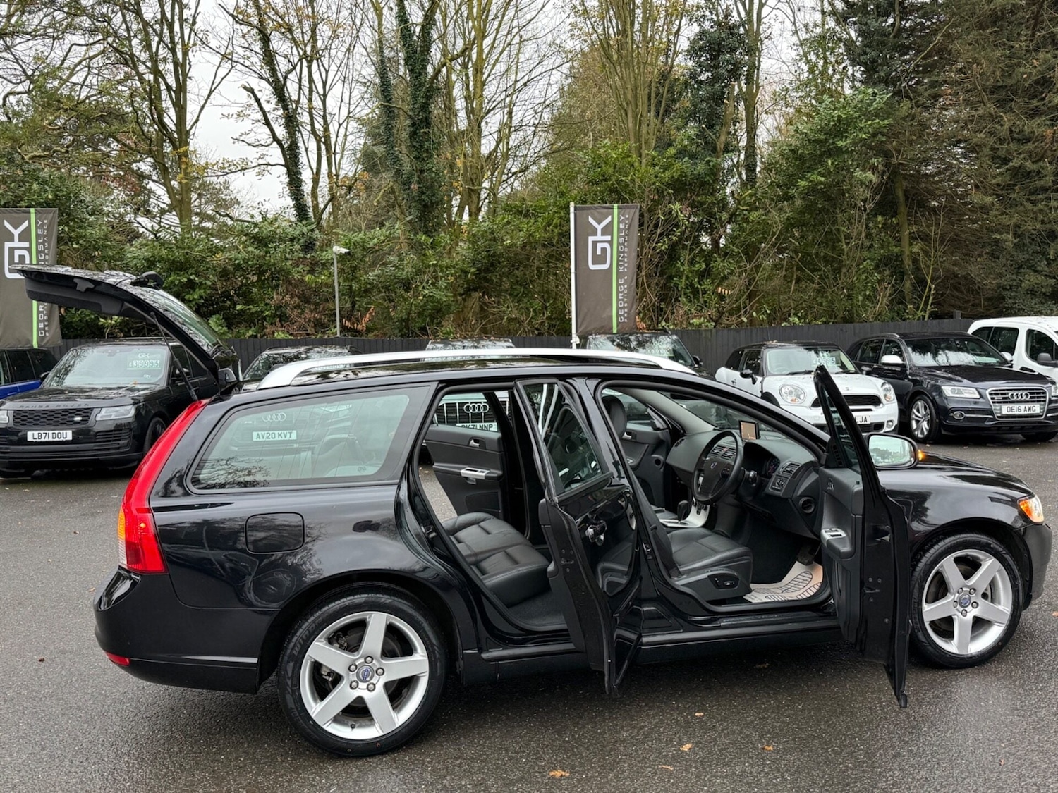 Used Volvo V50 2023 for sale - 76895920: Photo 17