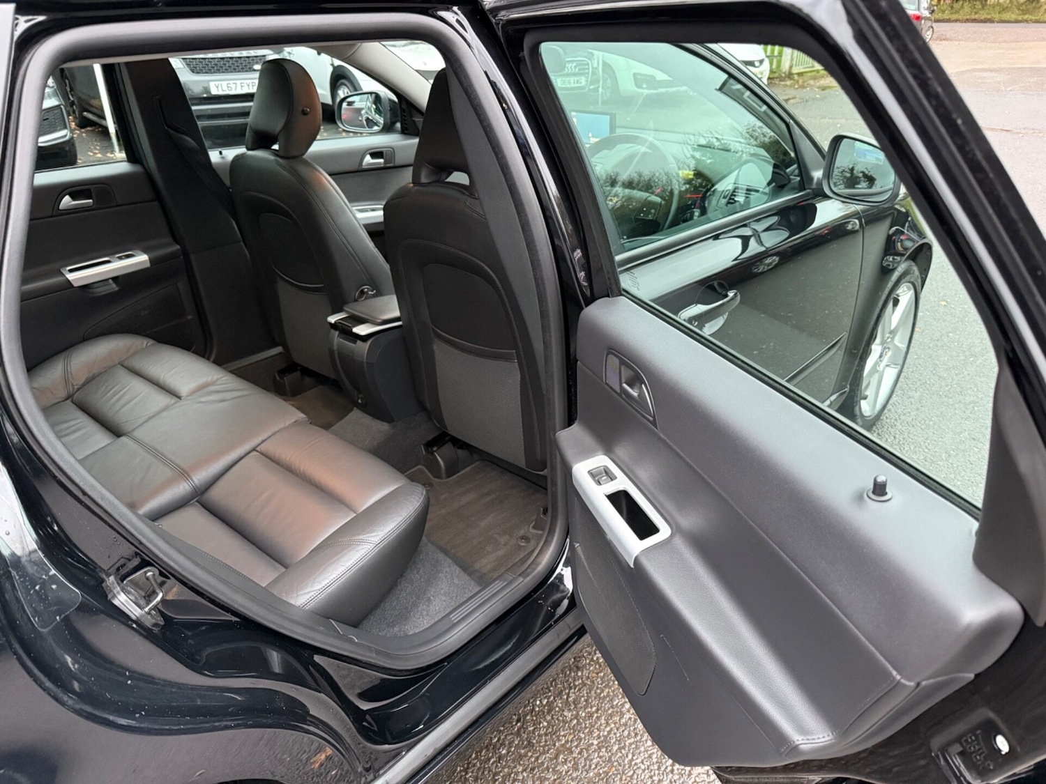 Used Volvo V50 2023 for sale - 76895920: Photo 30