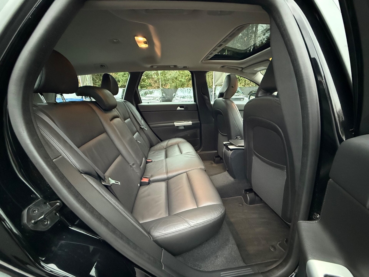 Used Volvo V50 2023 for sale - 76895920: Photo 32