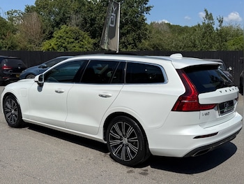 Used Volvo V60 2021 for sale - 79210957: Photo