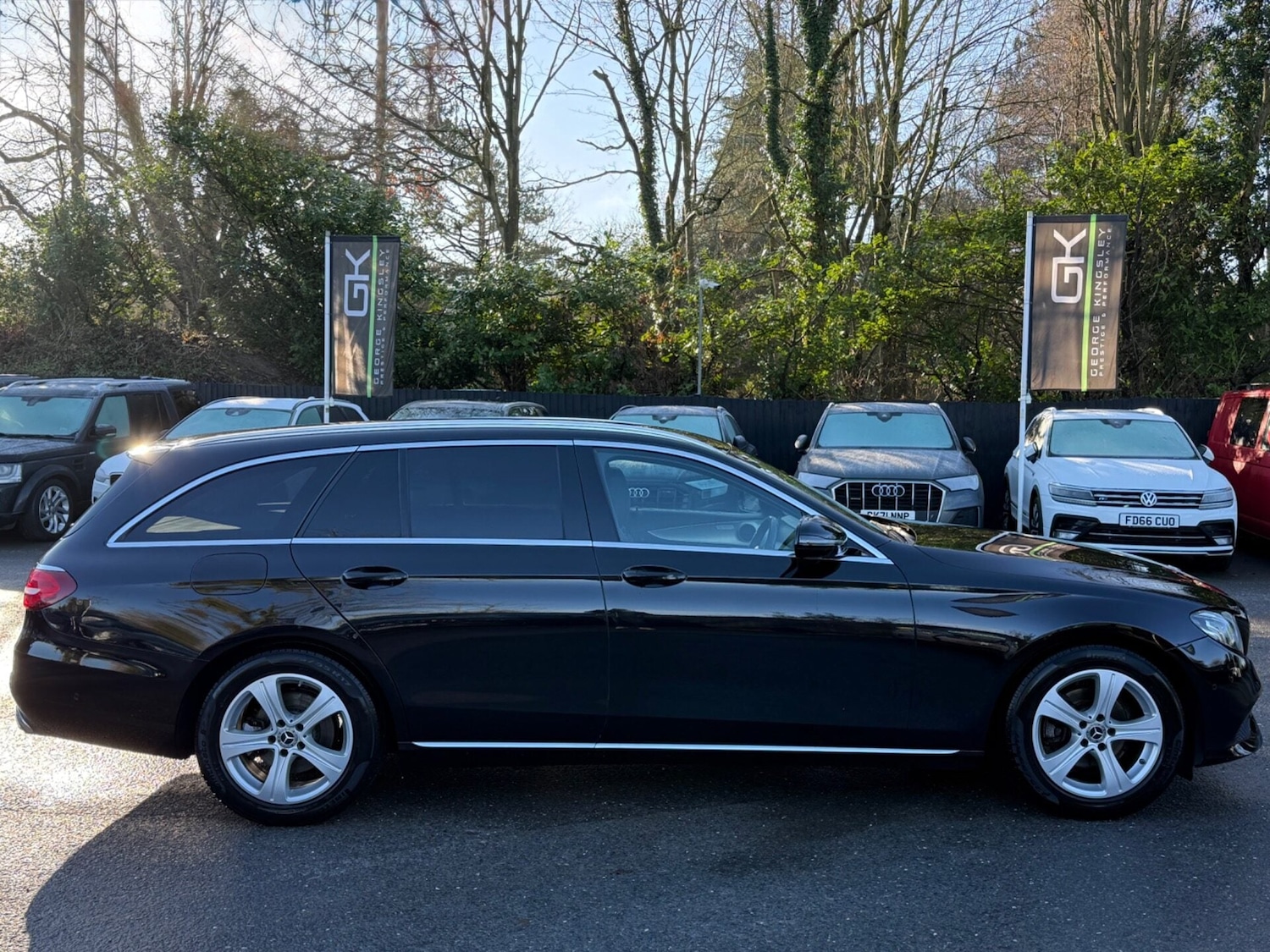 Used Mercedes-Benz E Class 2017 for sale - 77310533: Photo 2