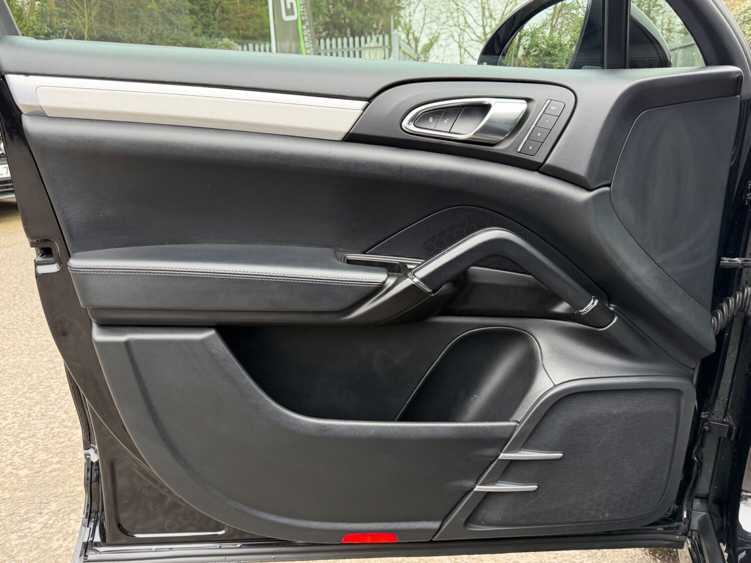 Used Porsche Cayenne 2015 for sale - 77758851: Photo 24