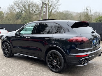 Used Porsche Cayenne 2015 for sale - 77758851: Photo