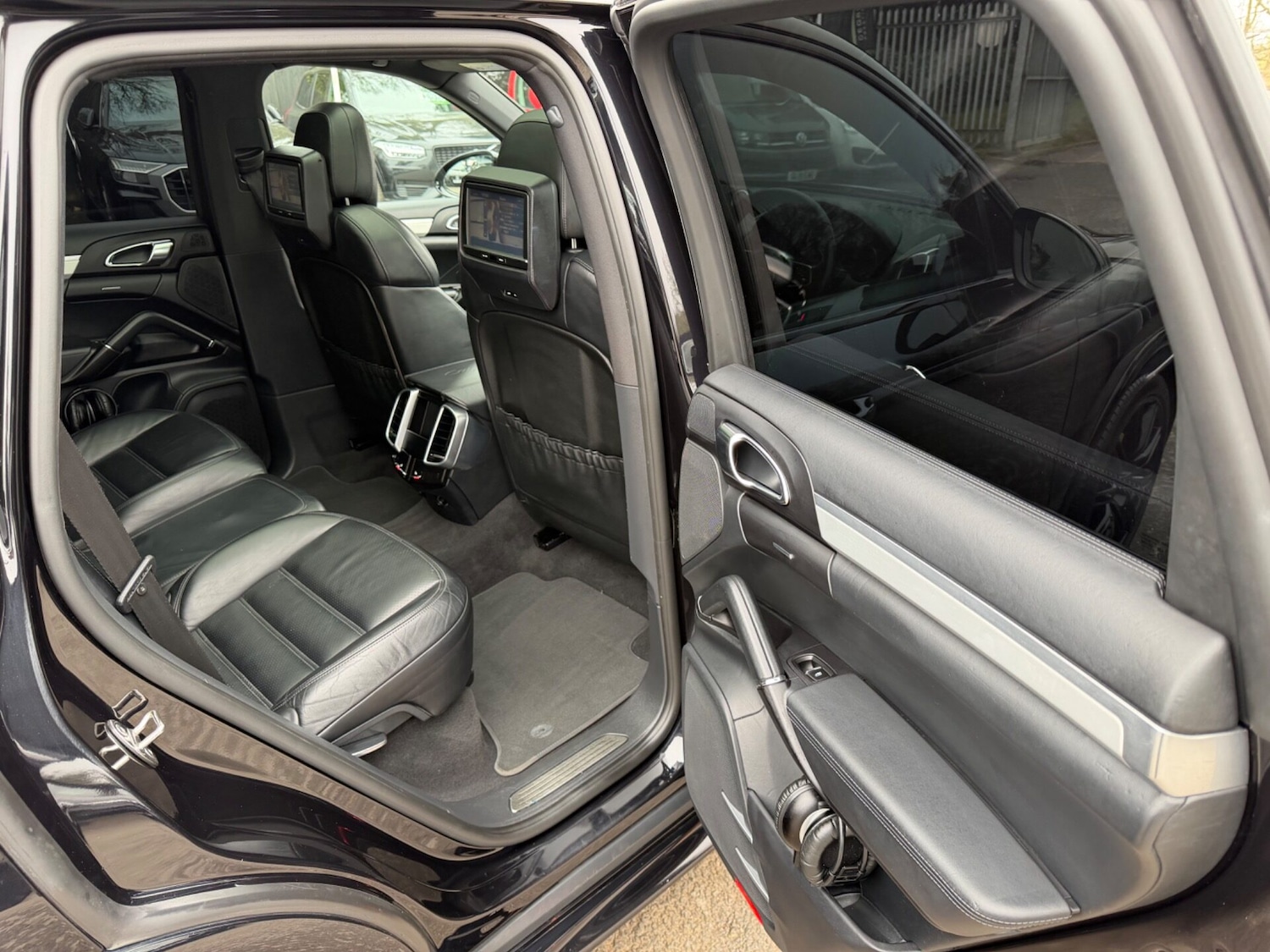 Used Porsche Cayenne 2015 for sale - 77758851: Photo 35