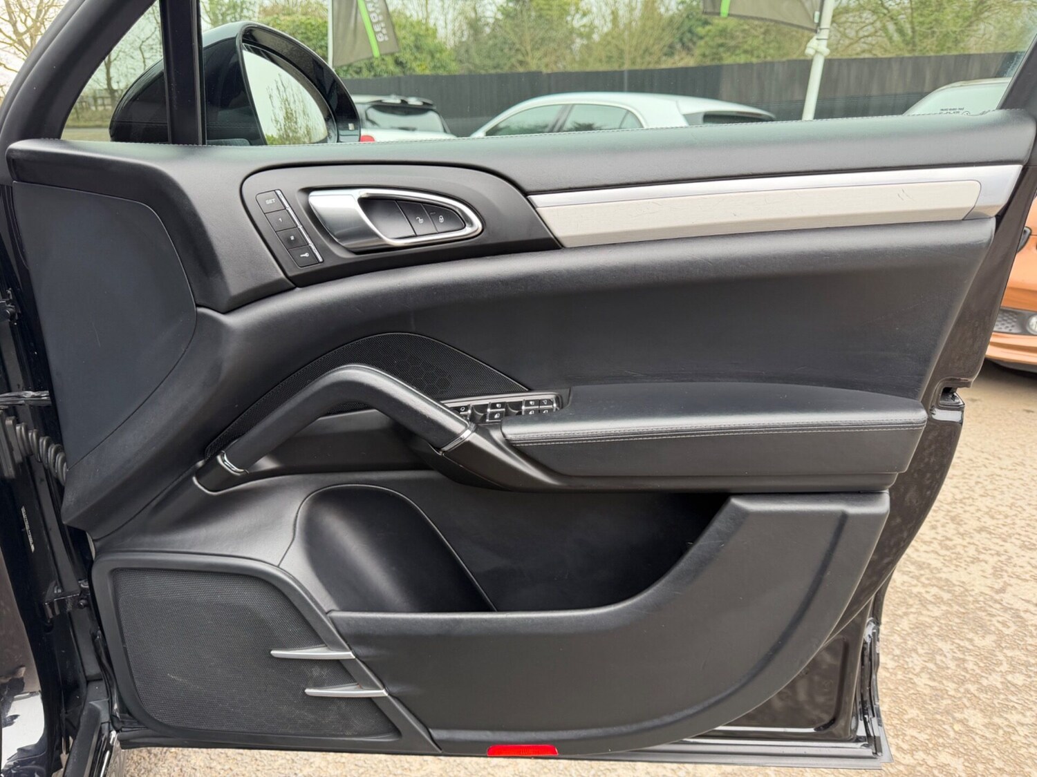 Used Porsche Cayenne 2015 for sale - 77758851: Photo 40