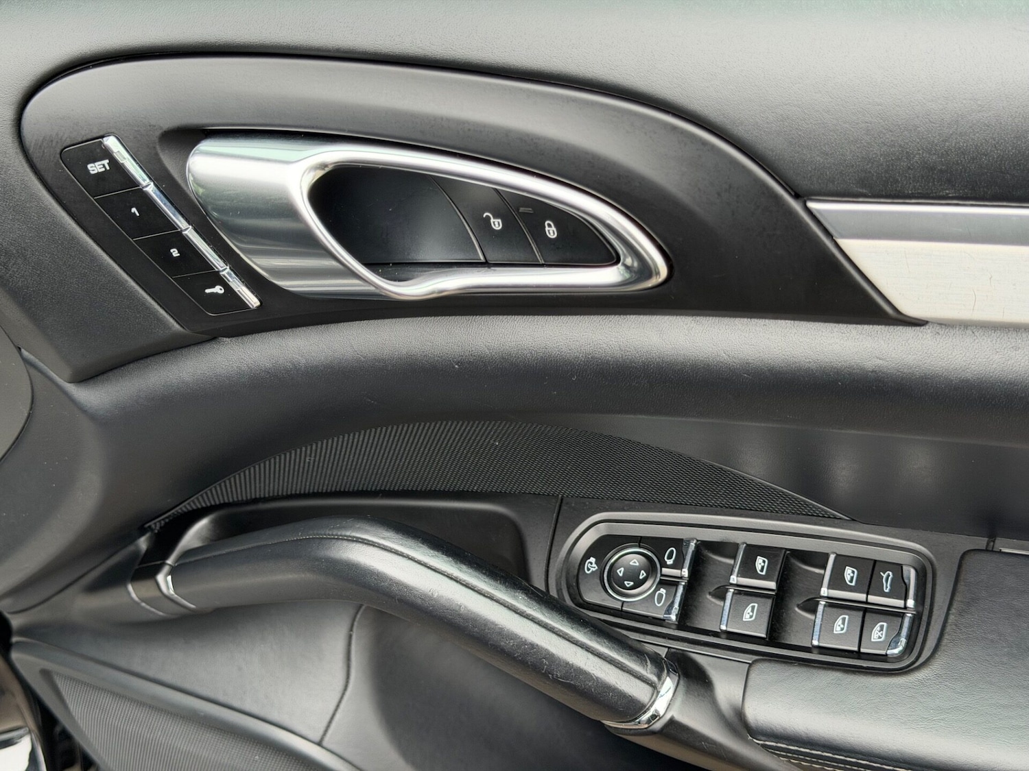 Used Porsche Cayenne 2015 for sale - 77758851: Photo 41