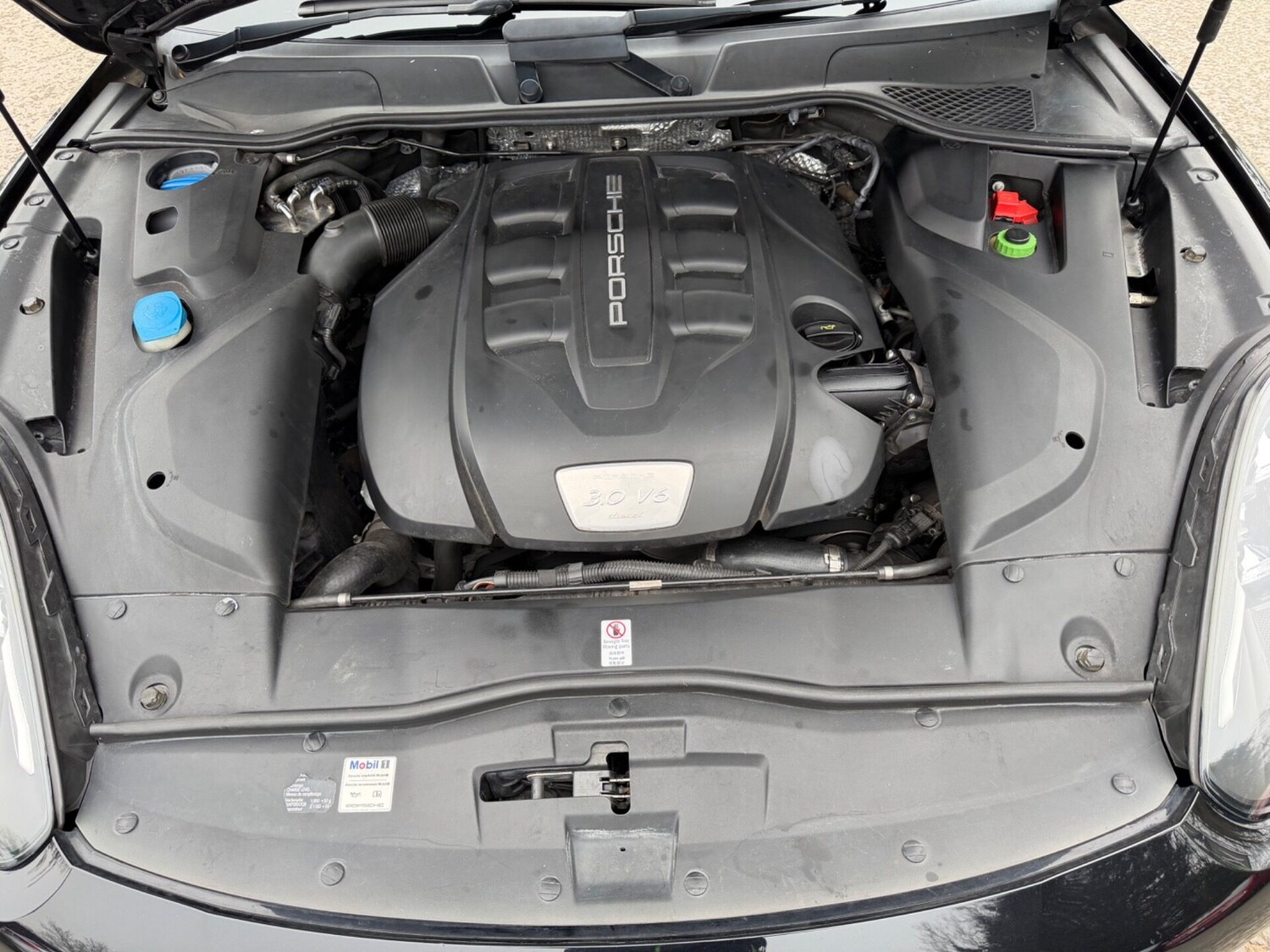 Used Porsche Cayenne 2015 for sale - 77758851: Photo 60