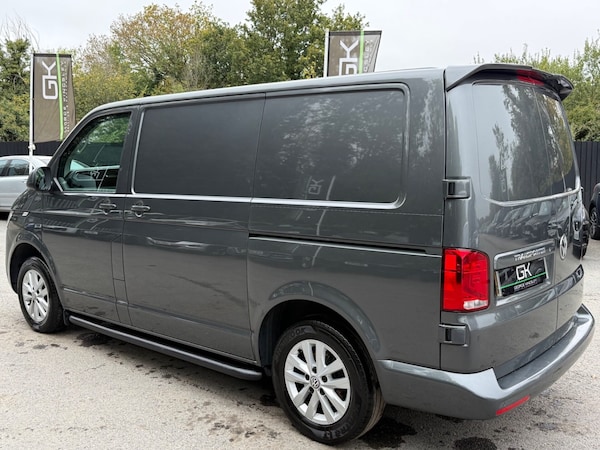 Used Volkswagen Transporter 2021 for sale - 76273626: Photo 2
