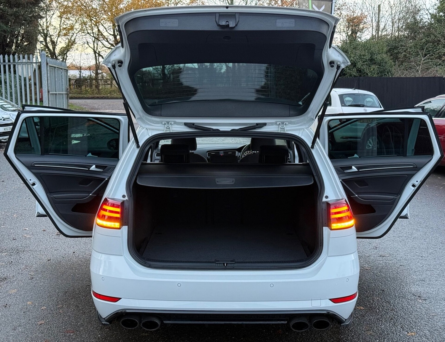 Used Volkswagen Golf 2017 for sale - 76877496: Photo 21