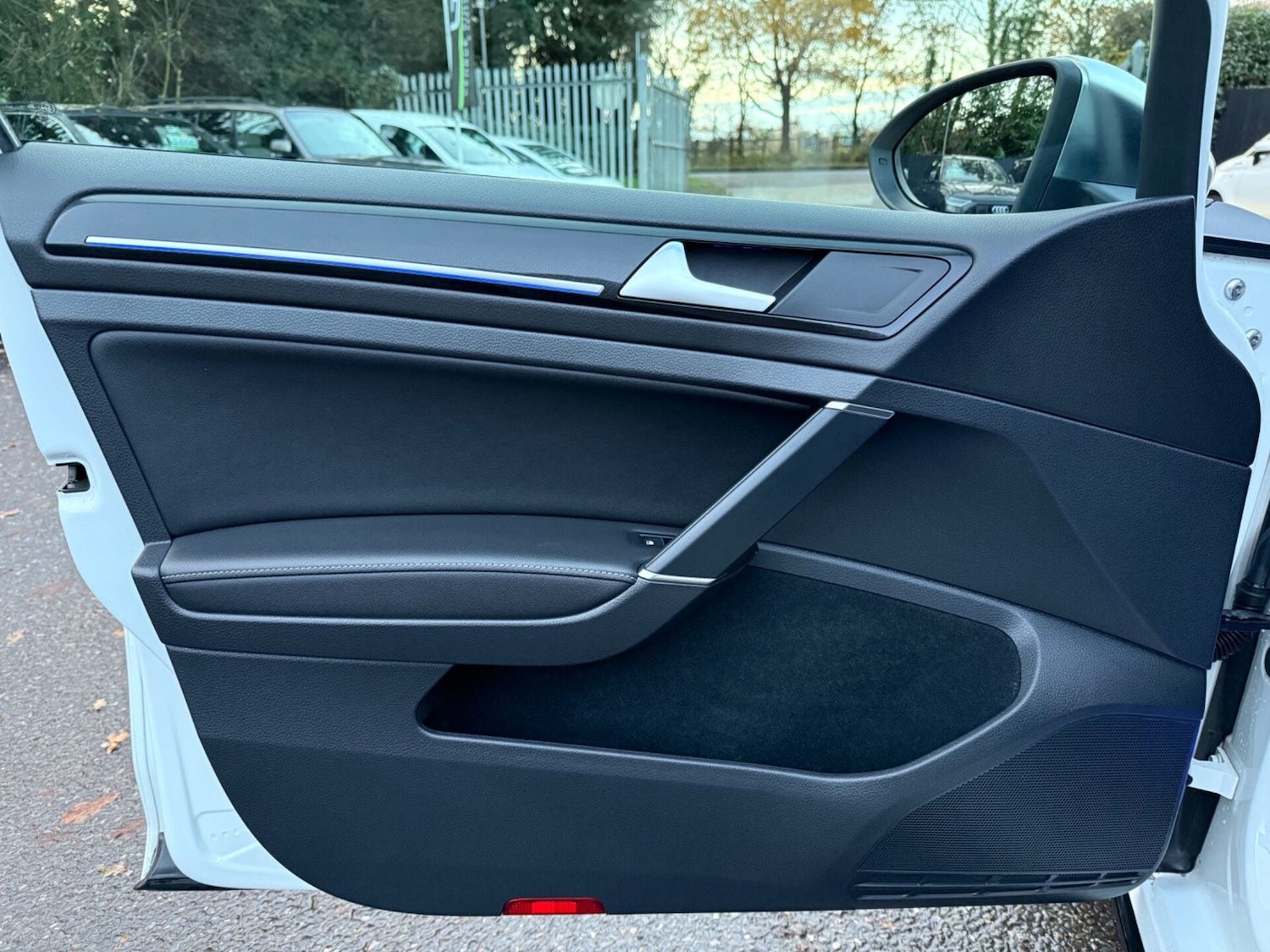 Used Volkswagen Golf 2017 for sale - 76877496: Photo 27