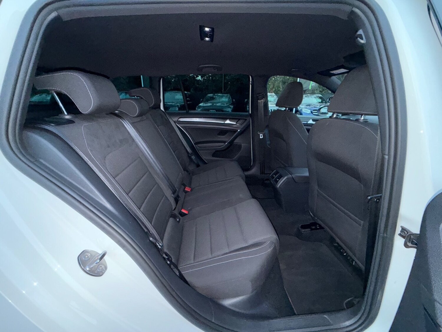 Used Volkswagen Golf 2017 for sale - 76877496: Photo 29