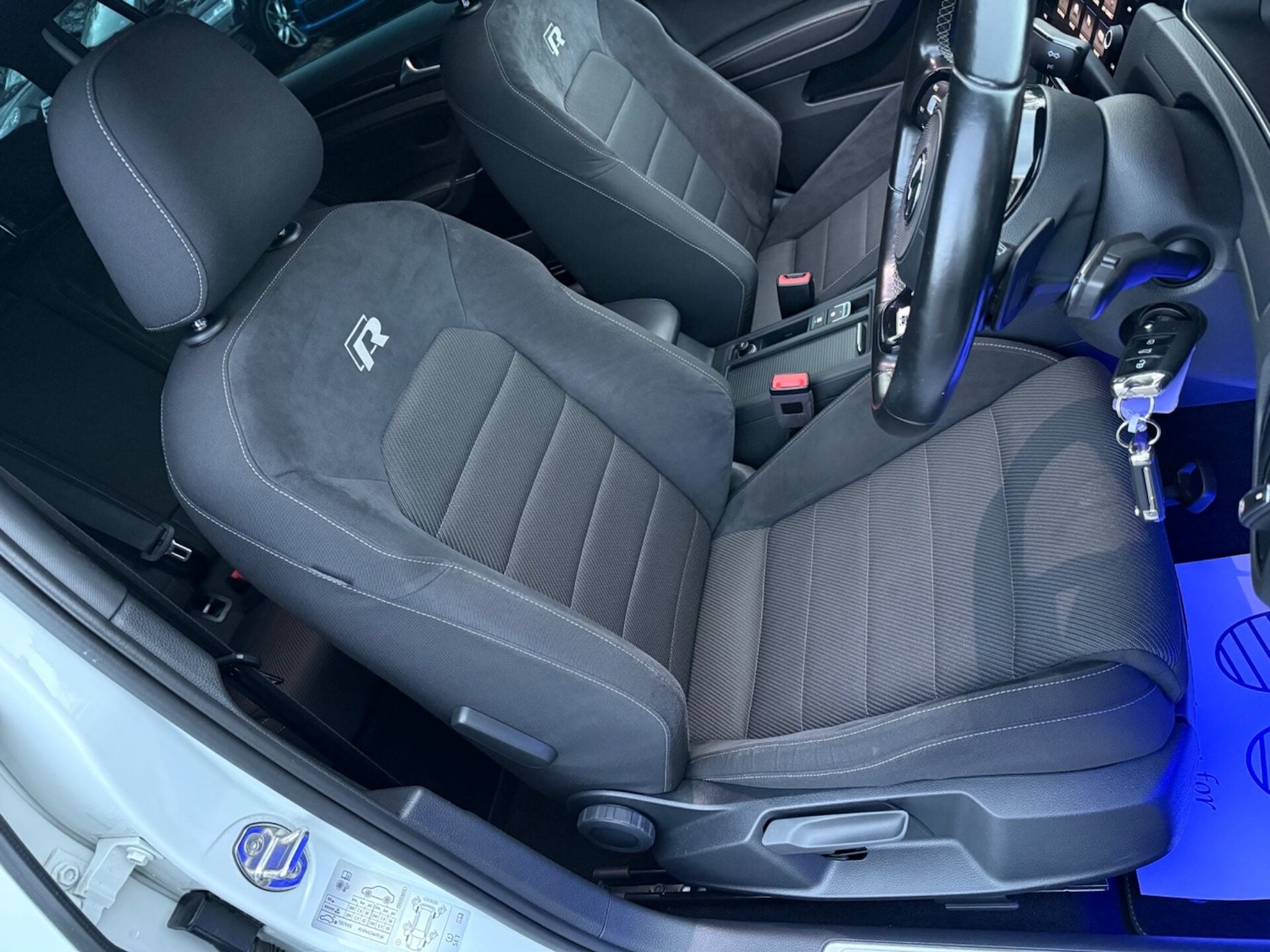 Used Volkswagen Golf 2017 for sale - 76877496: Photo 35