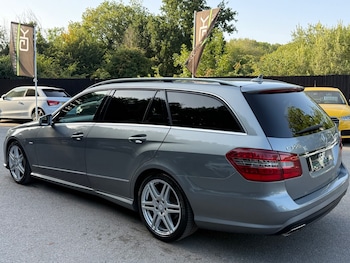 Used Mercedes-Benz E-Class 2011 for sale - 75567243: Photo