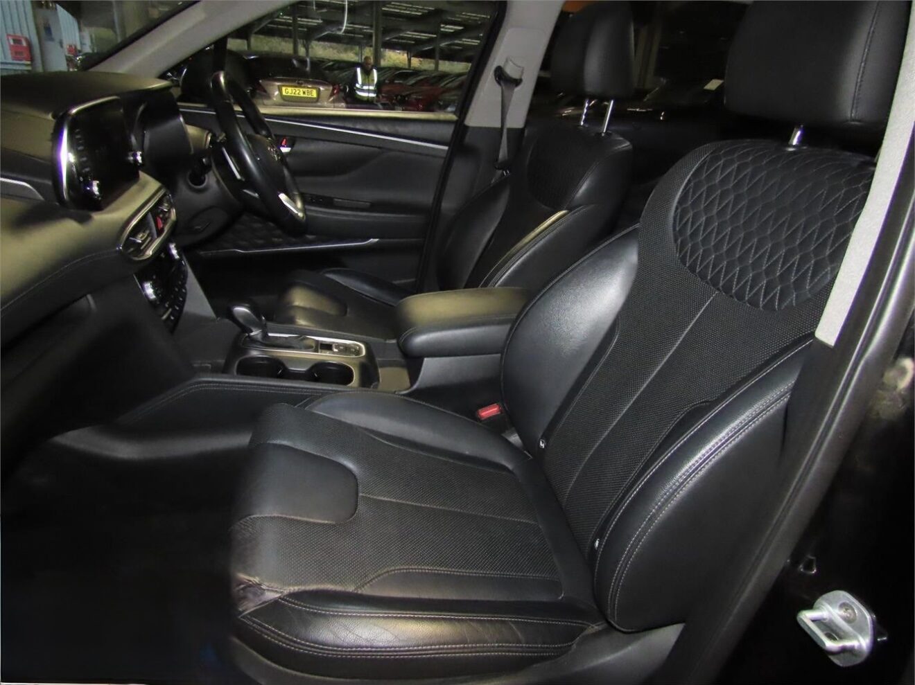 Used Hyundai Santa Fe 2020 for sale - 76588318: Photo 2