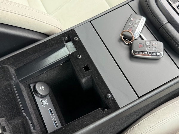 Used Jaguar F-Type 2021 for sale - 75581618: Photo 38