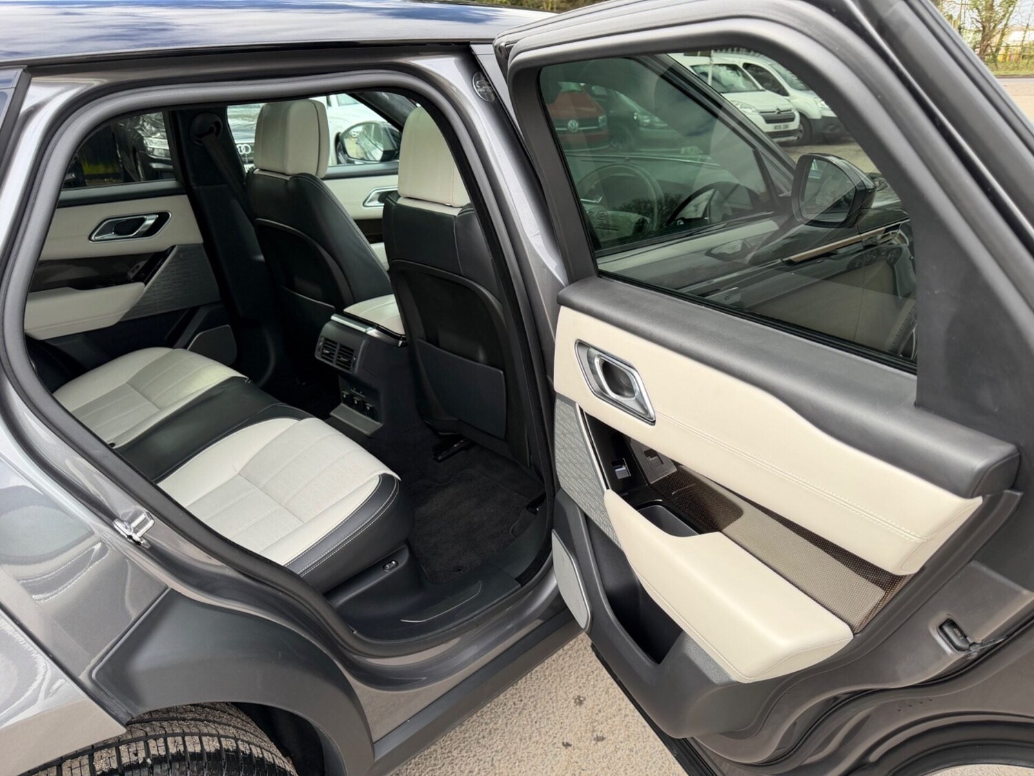 Used Land Rover Range Rover Velar 2017 for sale - 78077974: Photo 40