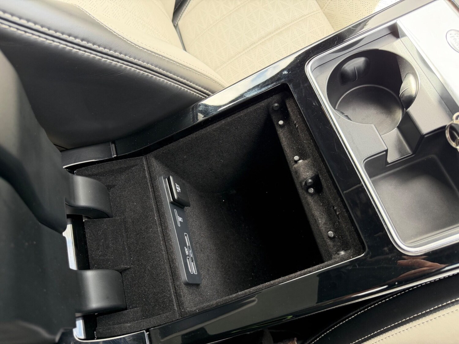 Used Land Rover Range Rover Velar 2017 for sale - 78077974: Photo 66