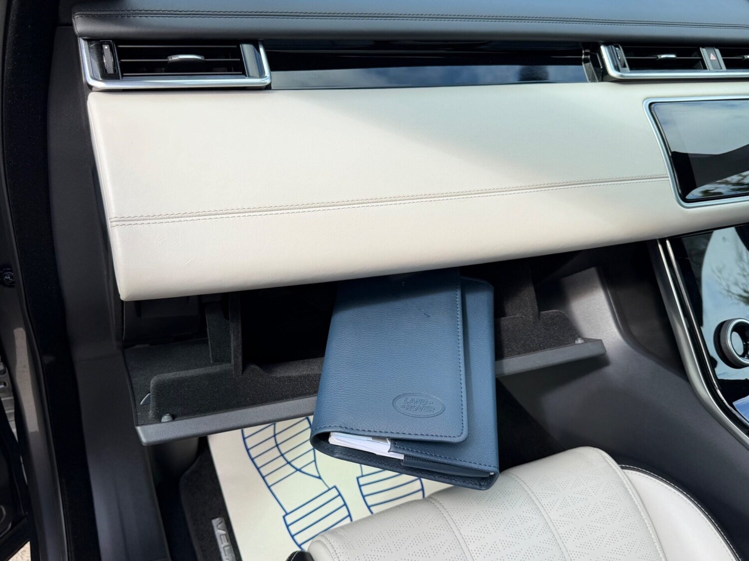 Used Land Rover Range Rover Velar 2017 for sale - 78077974: Photo 77