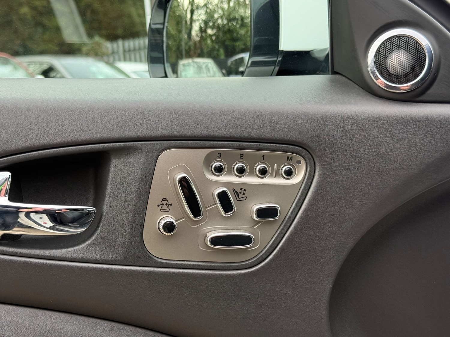 Used Jaguar XK 2010 for sale - 78001624: Photo 17