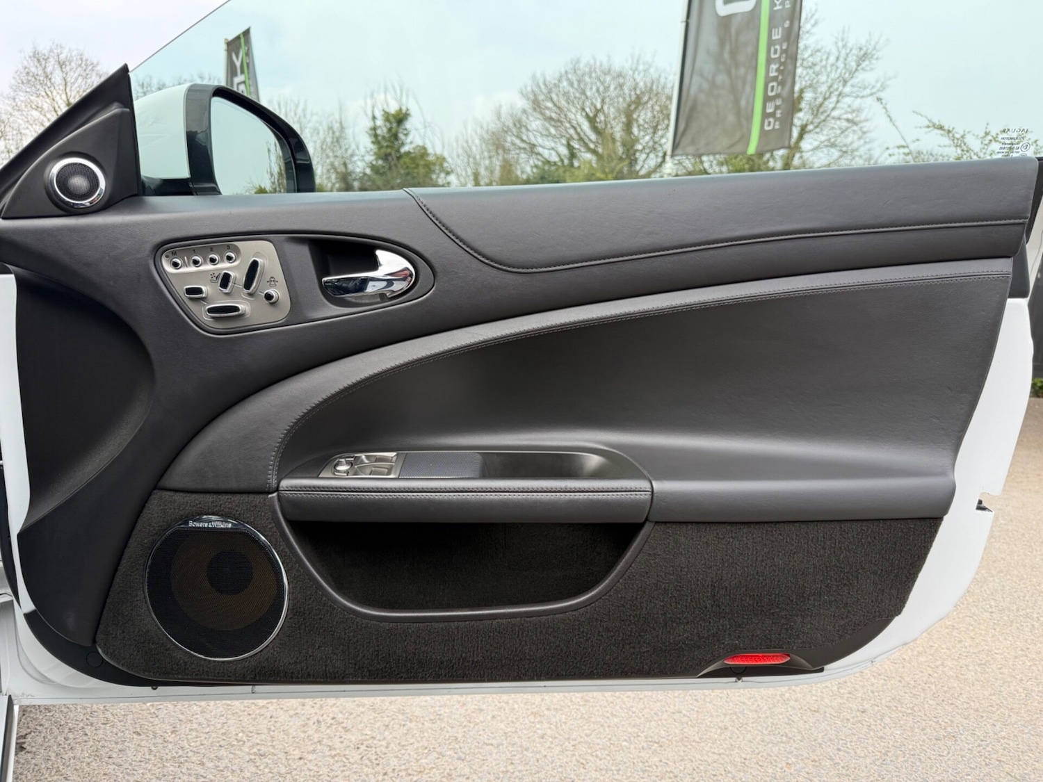 Used Jaguar XK 2010 for sale - 78001624: Photo 27