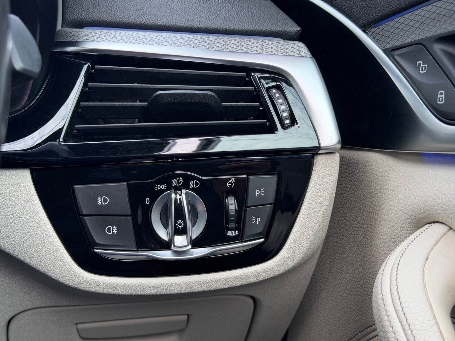 Used BMW 5 Series 2019 for sale - 77744463: Photo 48