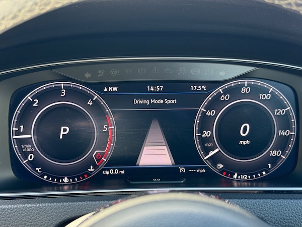 Used Volkswagen Golf 2018 for sale - 76133792: Photo 10