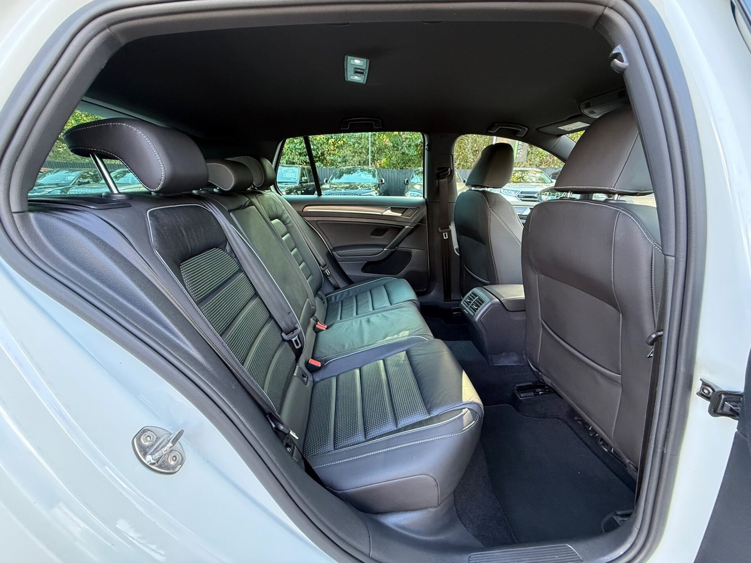 Used Volkswagen Golf 2018 for sale - 76133792: Photo 18