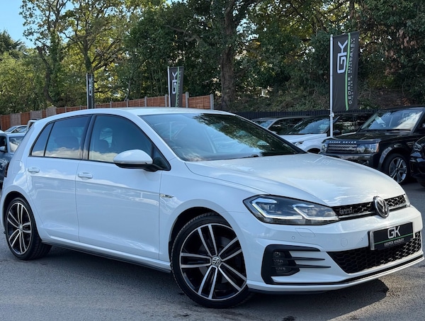 Used Volkswagen Golf 2018 for sale - 76133792: Photo 1