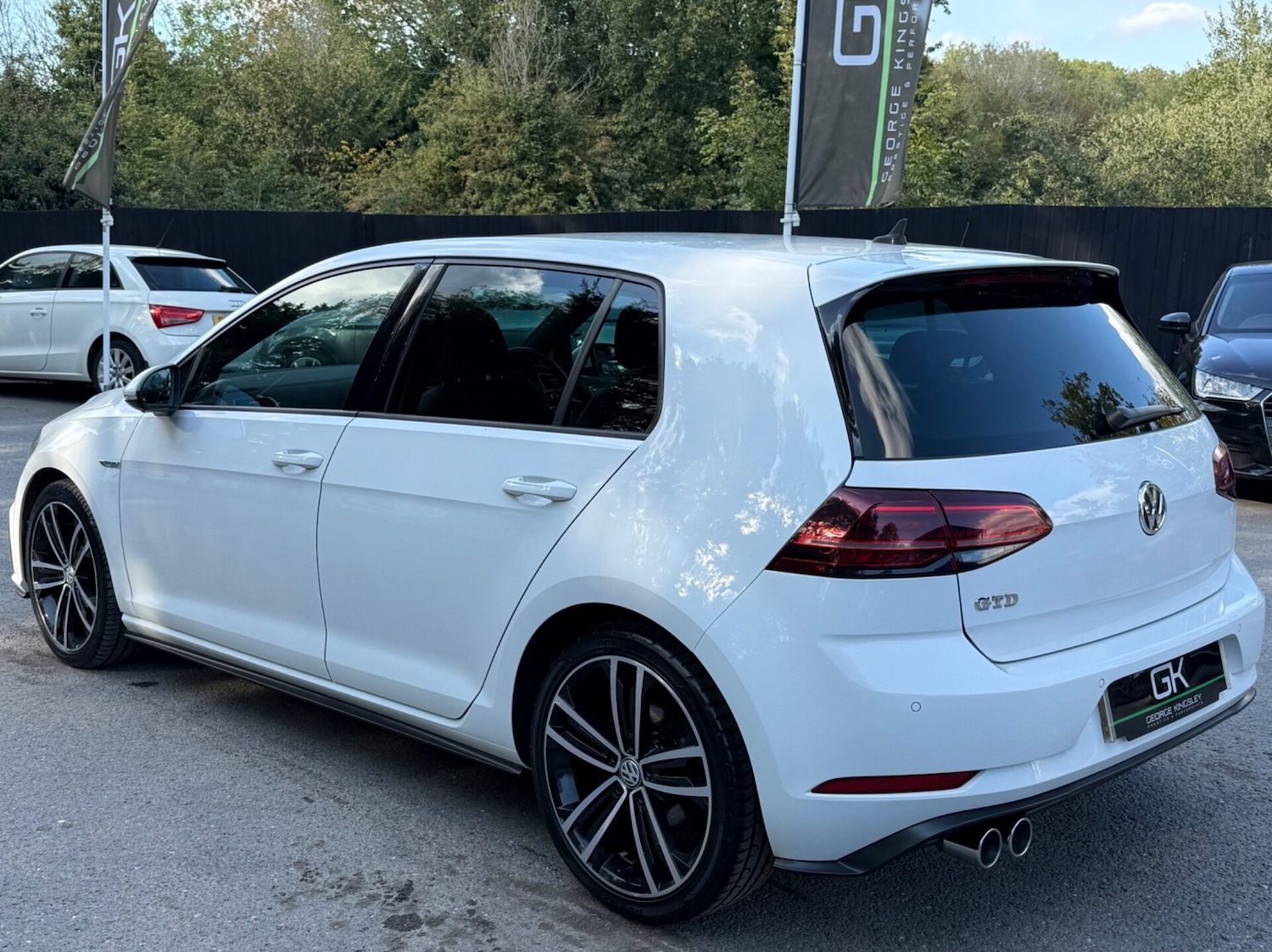 Used Volkswagen Golf 2018 for sale - 76133792: Photo 2