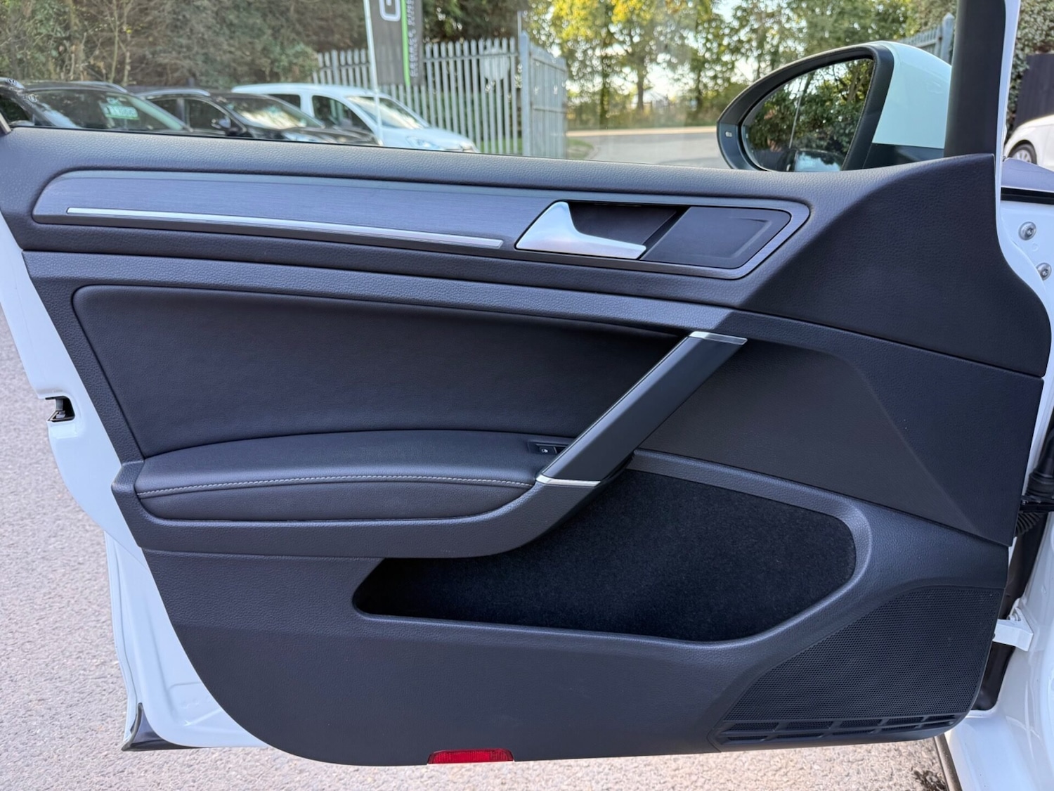 Used Volkswagen Golf 2018 for sale - 76133792: Photo 25