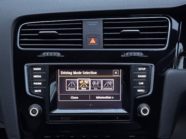 Used Volkswagen Golf 2015 for sale - 76304994: Photo 31