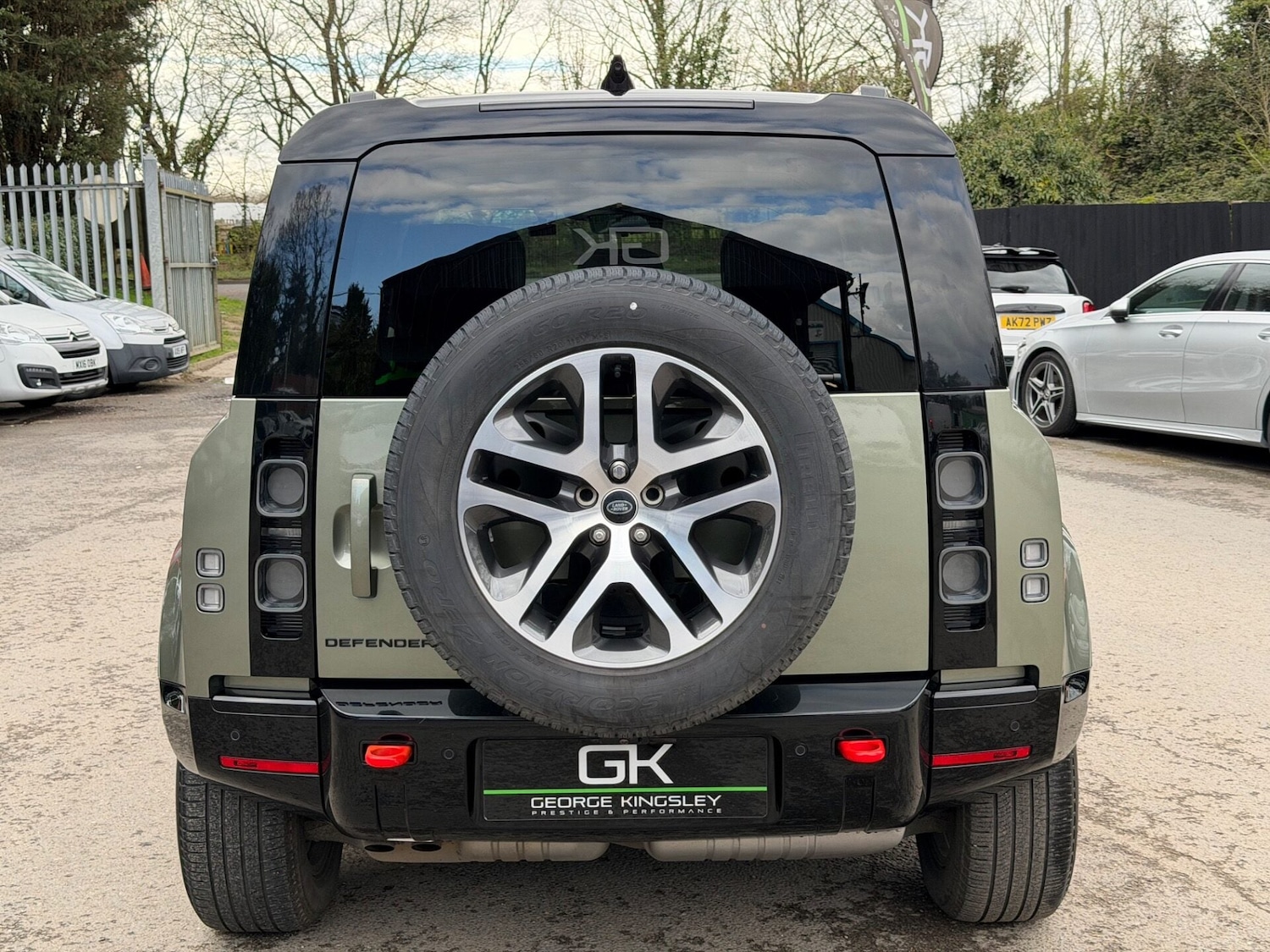 Used Land Rover Defender 2024 for sale - 78077978: Photo 10