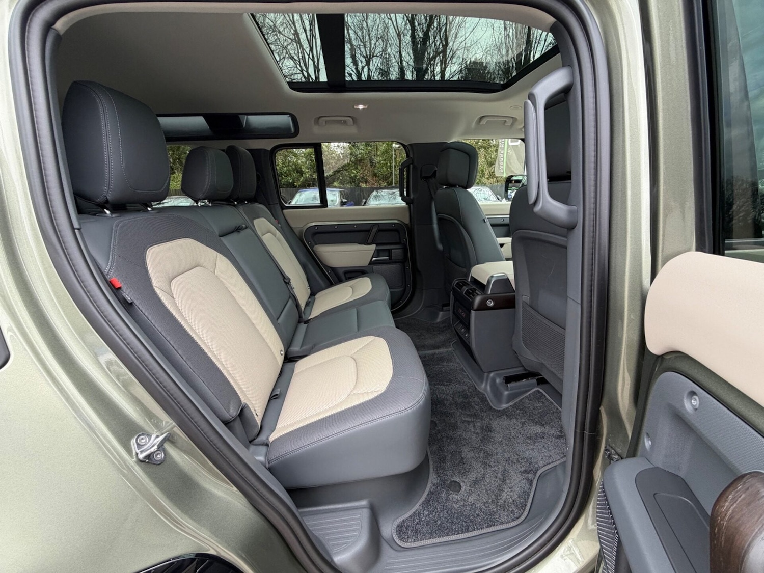 Used Land Rover Defender 2024 for sale - 78077978: Photo 19