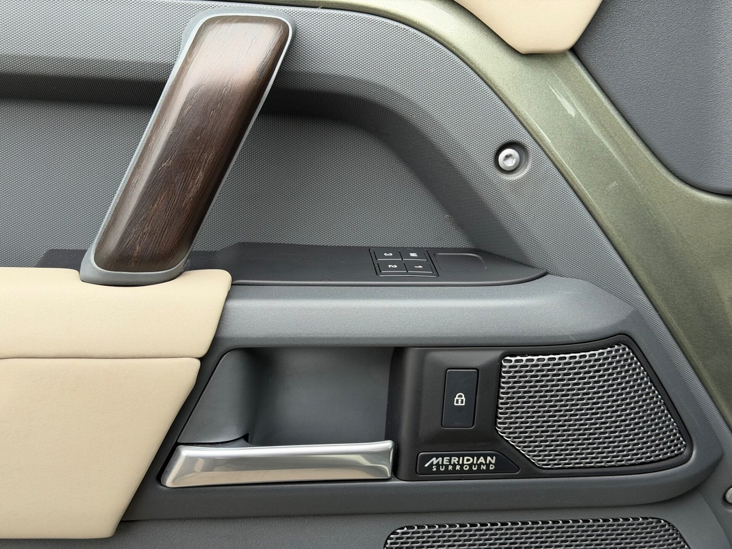 Used Land Rover Defender 2024 for sale - 78077978: Photo 27