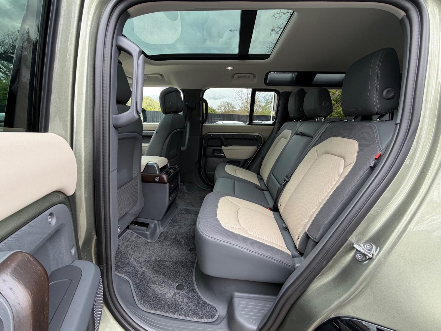 Used Land Rover Defender 2024 for sale - 78077978: Photo 30