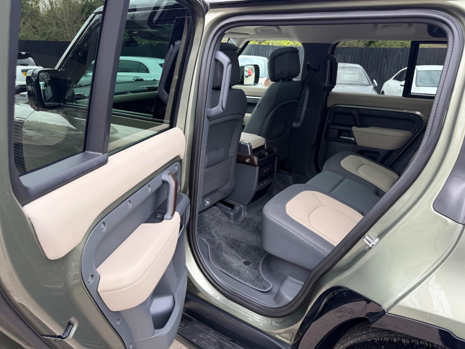 Used Land Rover Defender 2024 for sale - 78077978: Photo 33