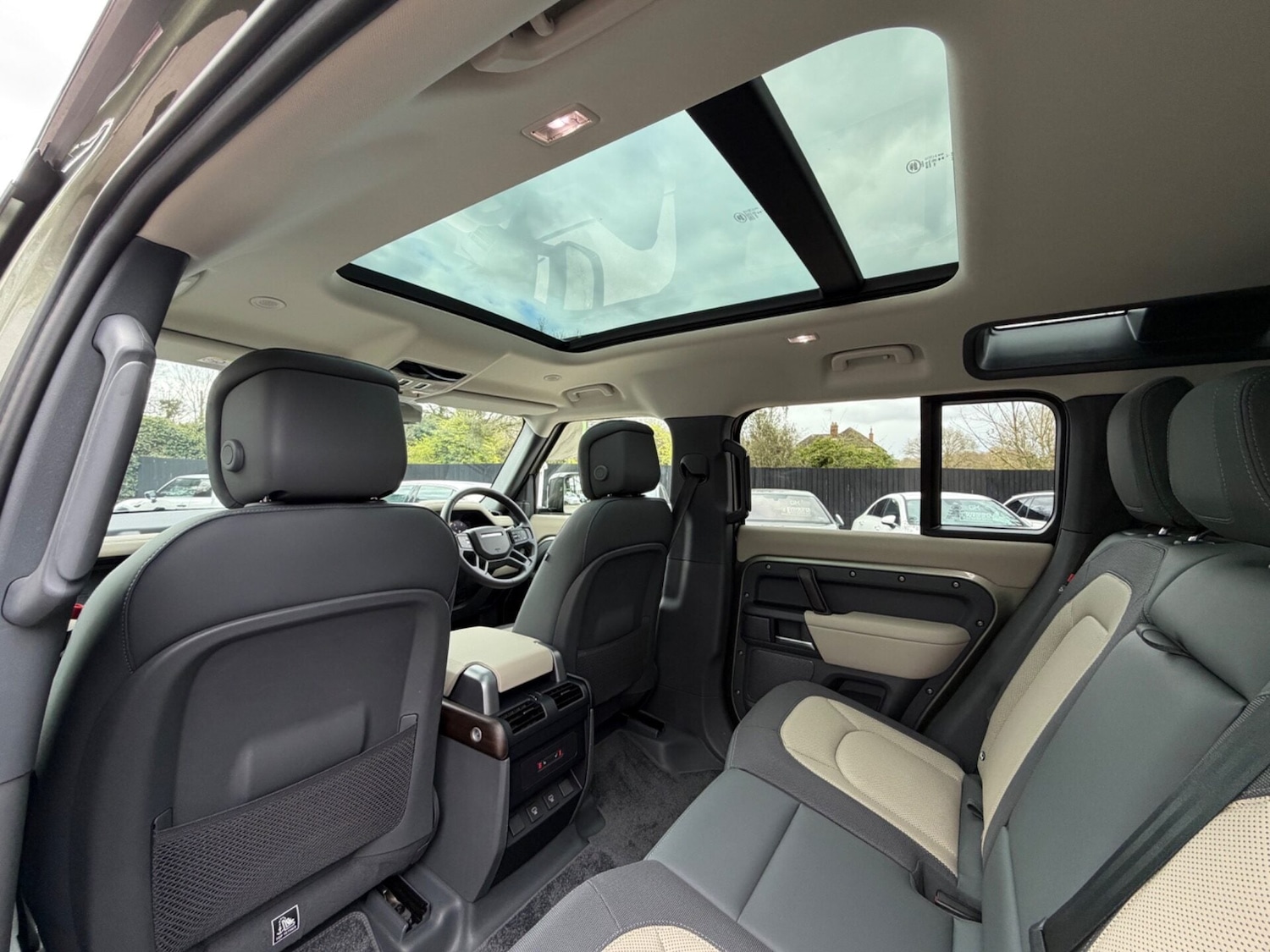 Used Land Rover Defender 2024 for sale - 78077978: Photo 35