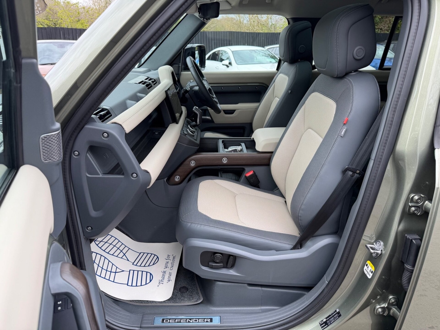 Used Land Rover Defender 2024 for sale - 78077978: Photo 4