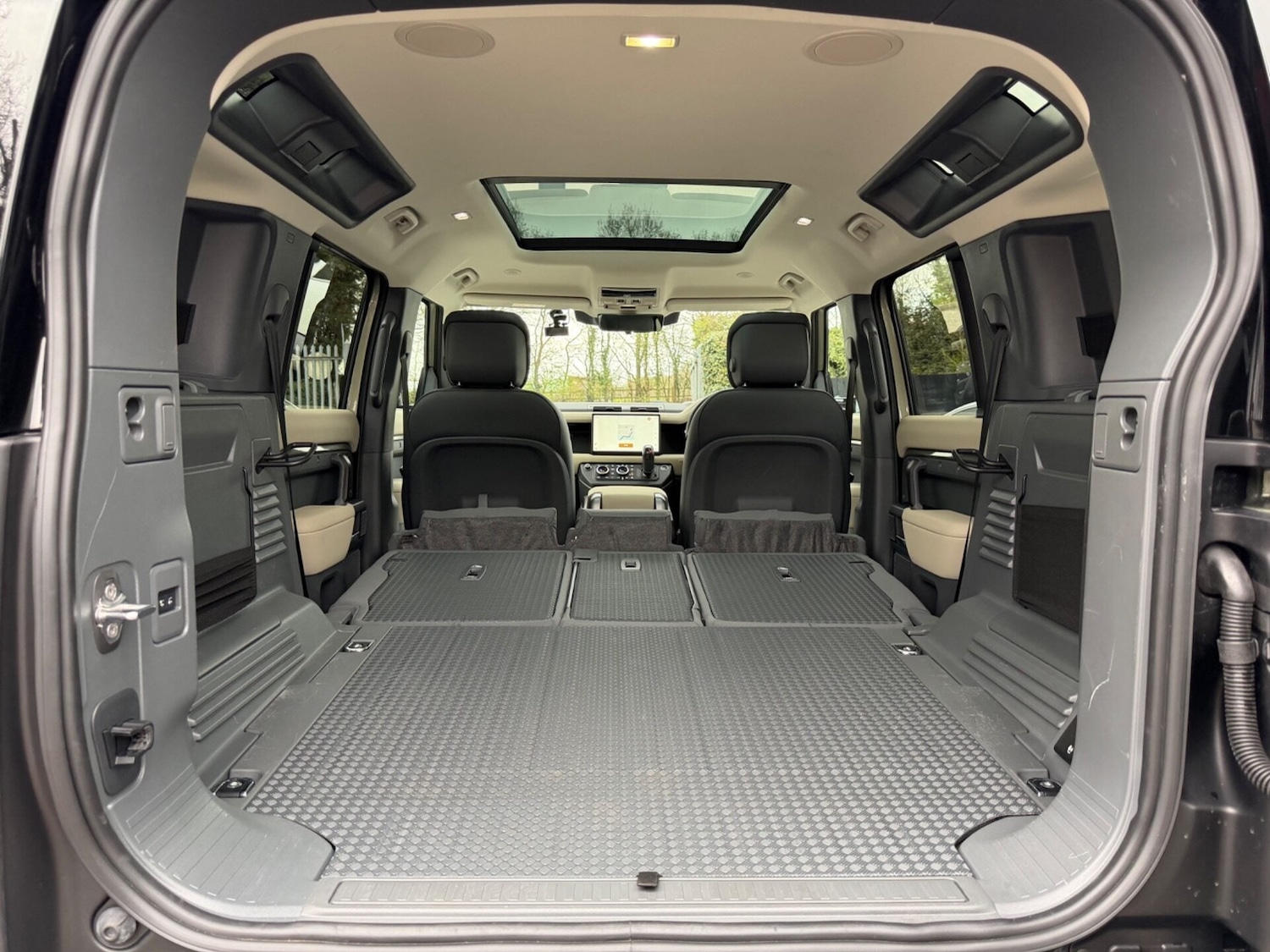 Used Land Rover Defender 2024 for sale - 78077978: Photo 71