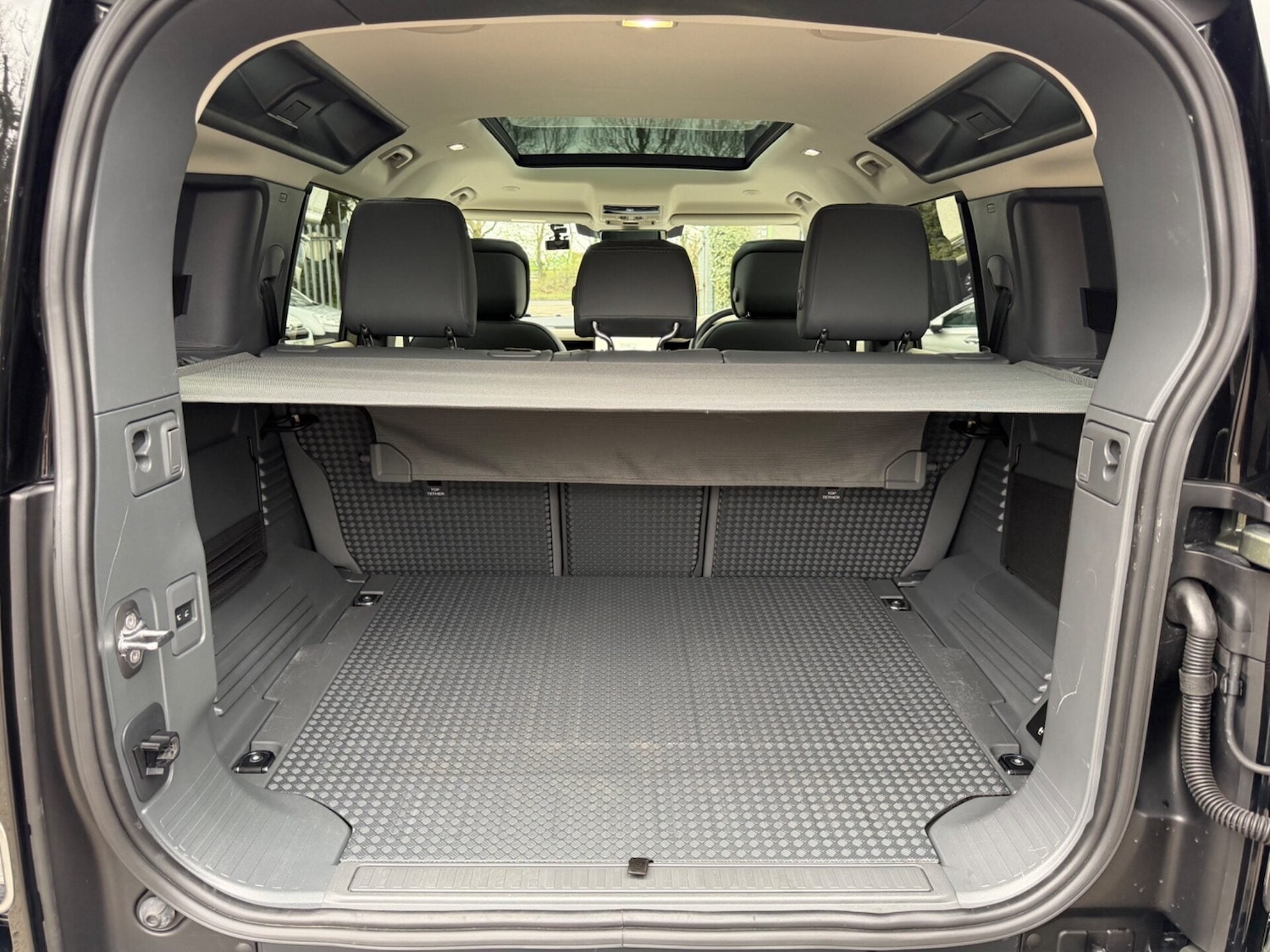 Used Land Rover Defender 2024 for sale - 78077978: Photo 72