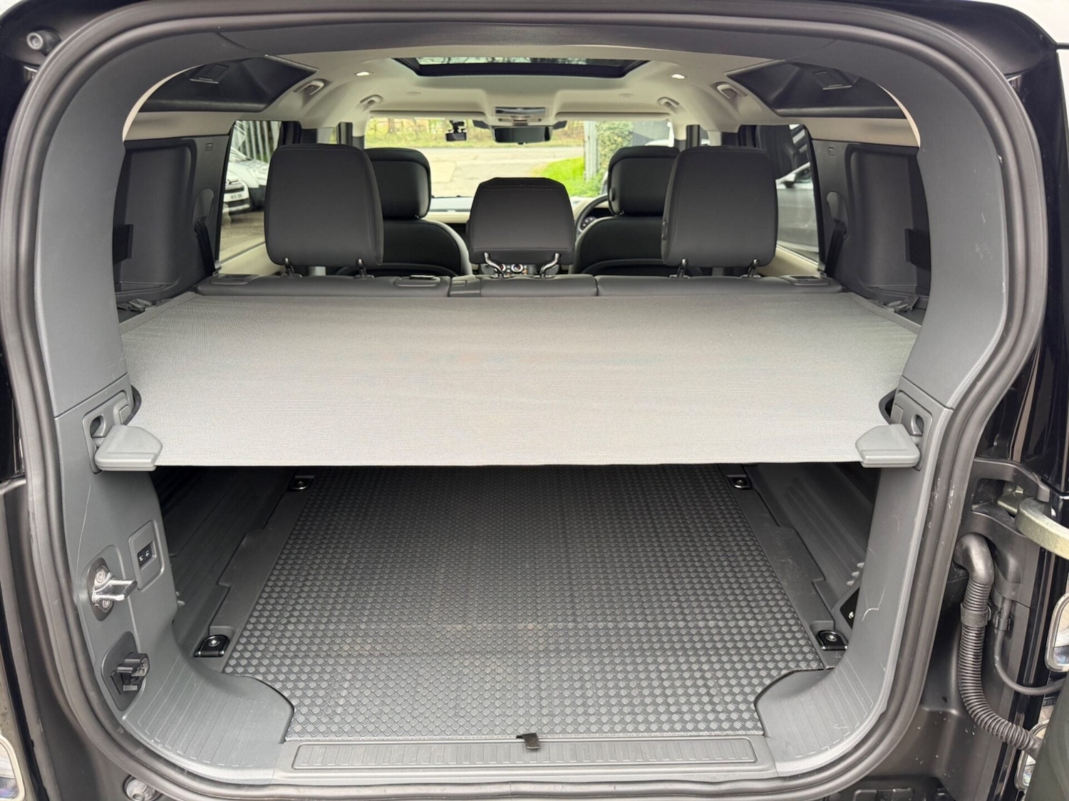 Used Land Rover Defender 2024 for sale - 78077978: Photo 74