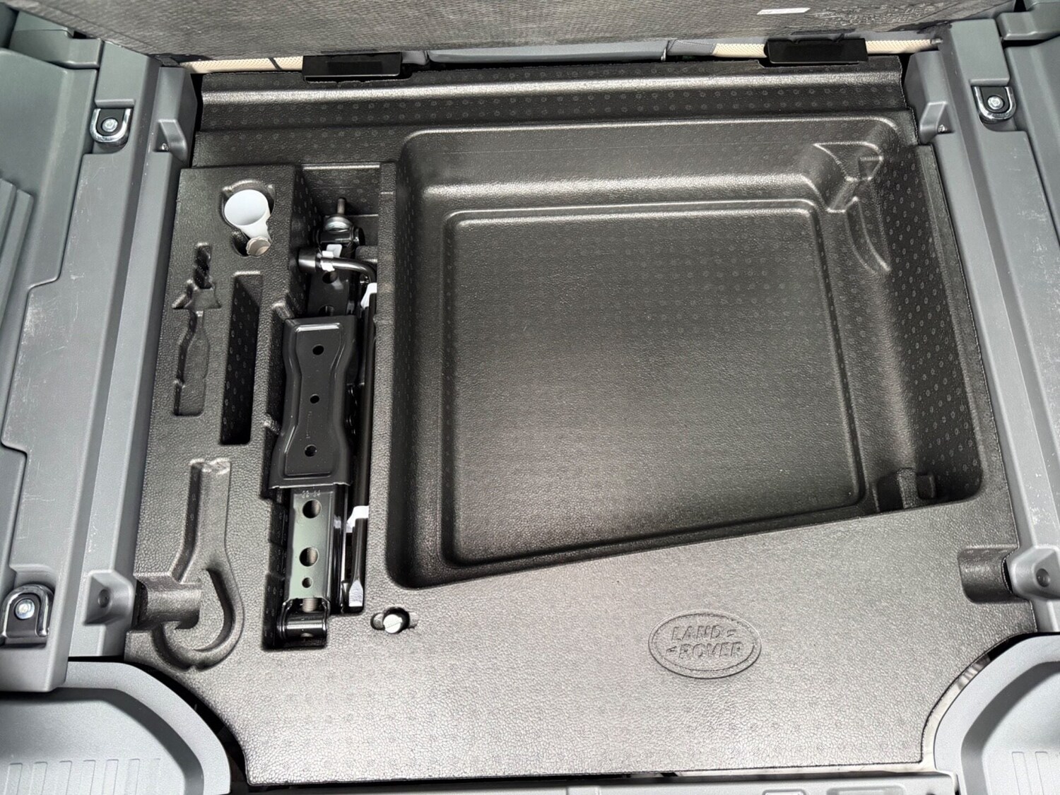 Used Land Rover Defender 2024 for sale - 78077978: Photo 76