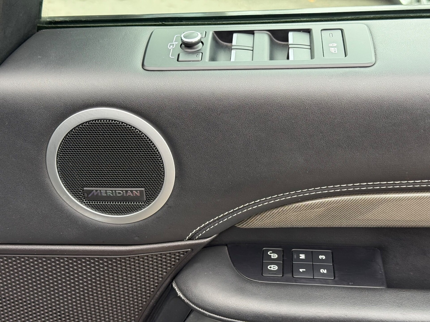 Used Land Rover Discovery 2018 for sale - 76631169: Photo 39