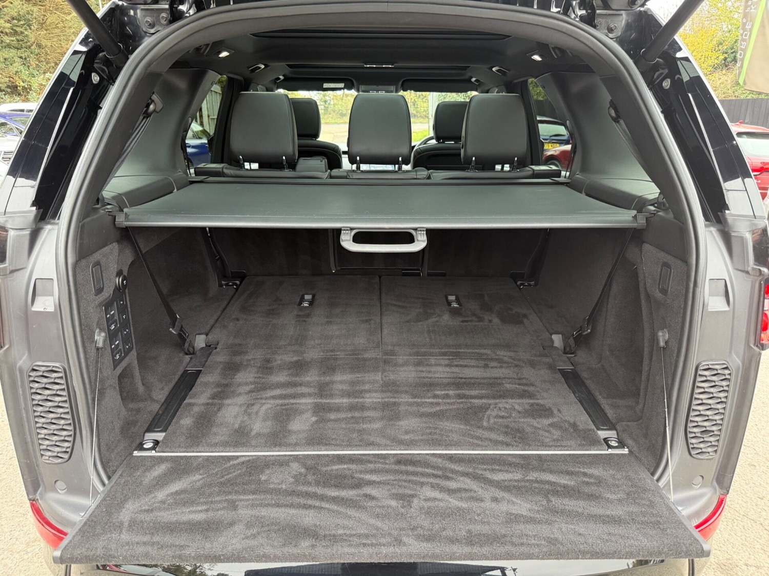 Used Land Rover Discovery 2018 for sale - 76631169: Photo 64